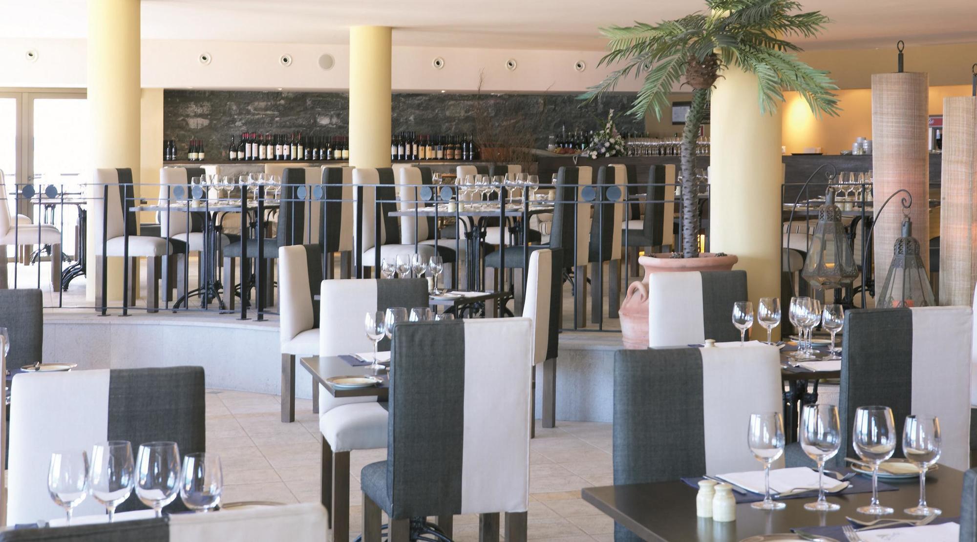 Hotel Torre Praia 포르투산투 레스토랑 사진